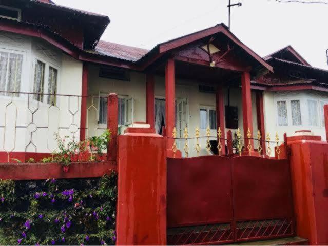 Odyssey'S Pateng Homestay, Черапунджи Екстериор снимка